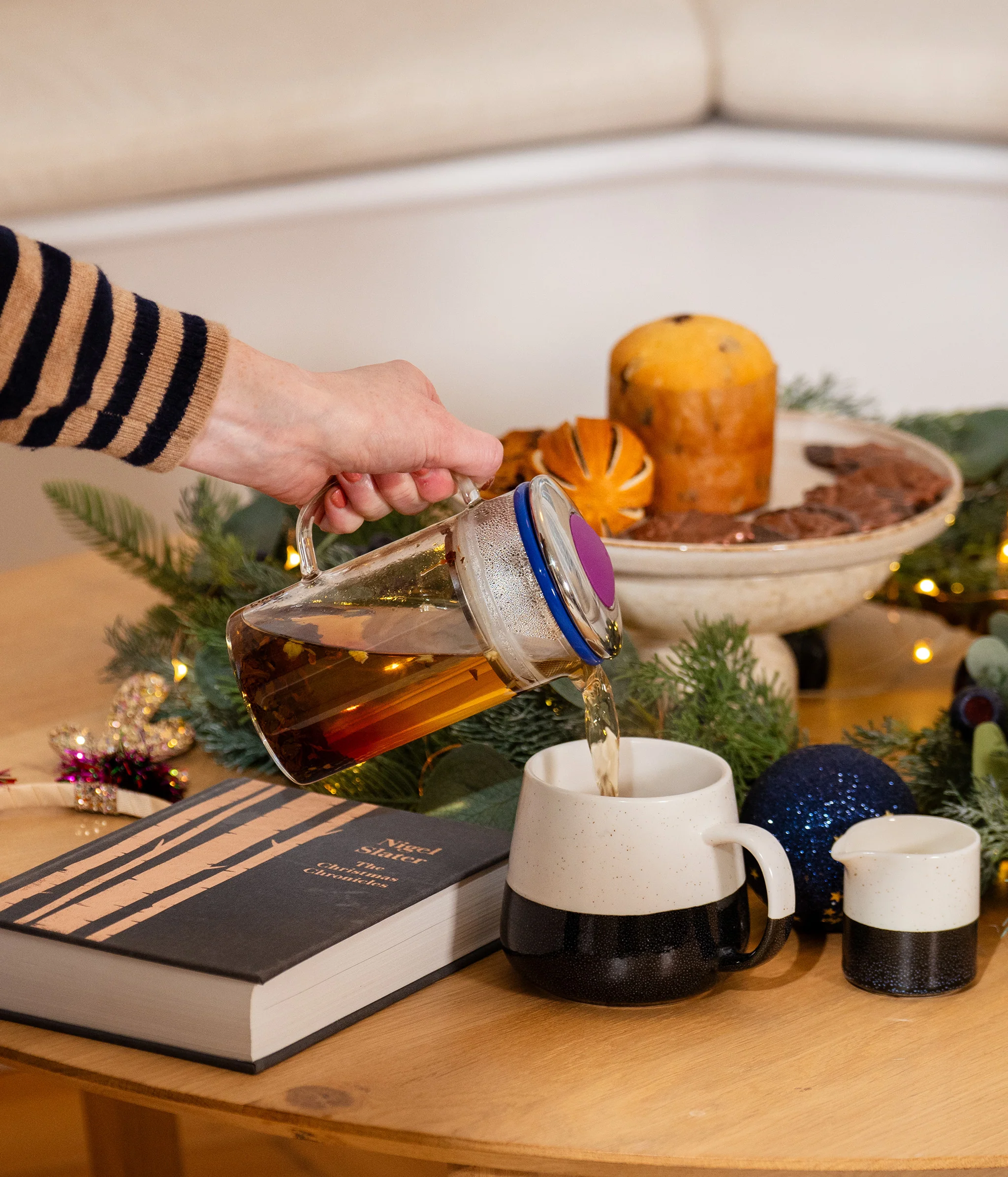 The Festive Tea Pot for One - Image 2